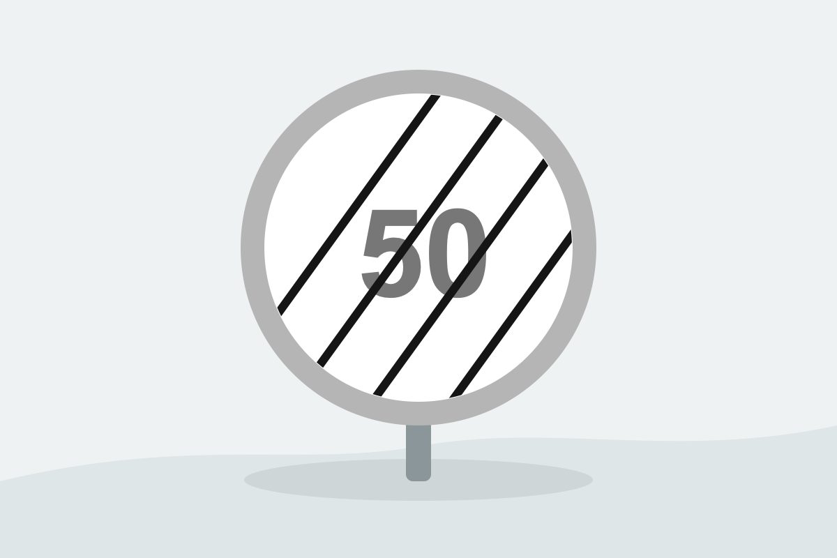 Eigenständig gezeichnetes Verkehrszeichen mit einem weißen Kreis mit grauer 50 und schwarzen Diagonalstrichen.