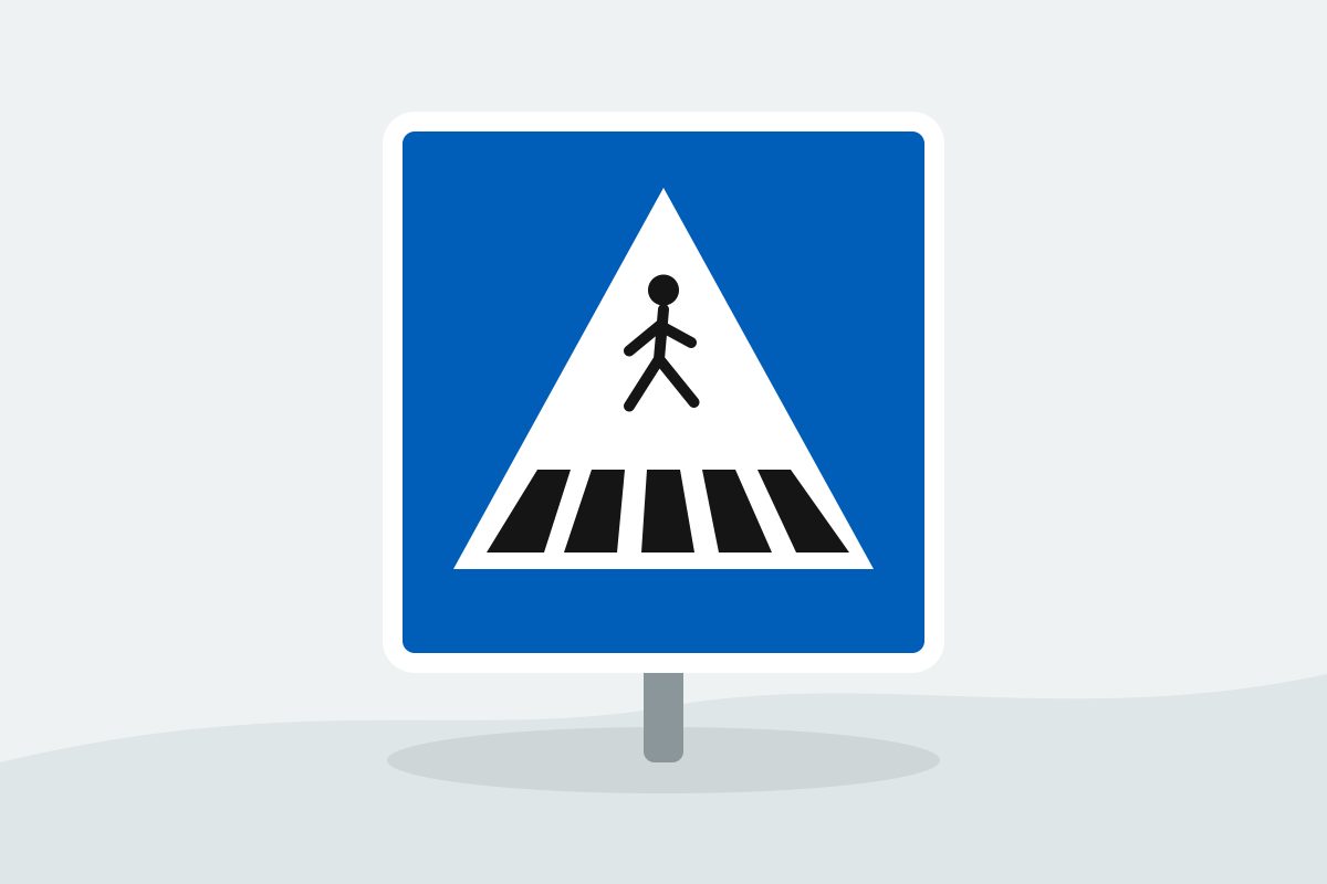Eigenständig gezeichnetes Verkehrszeichen mit einem blauen Quadrat mit weißem Dreieck, gehender Person und einem Feld aus mehreren Zebrastreifen.