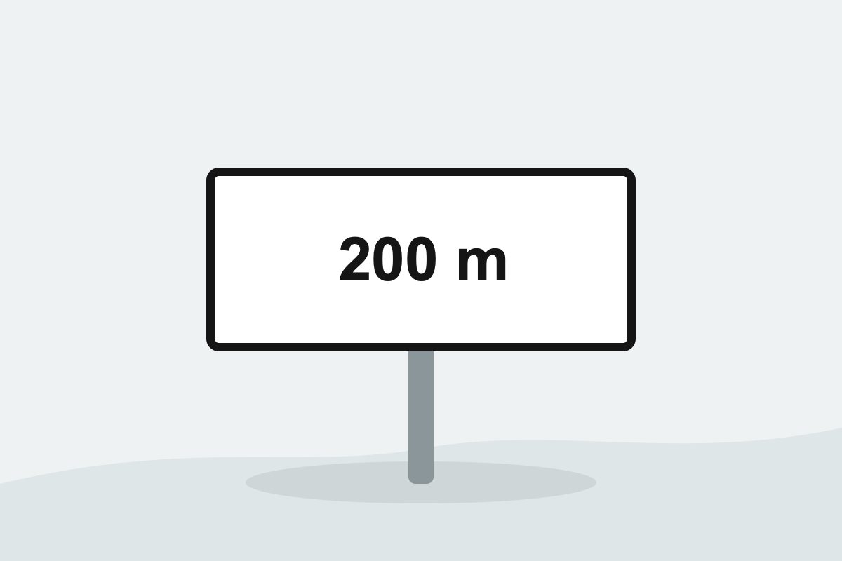 Eigenständig gezeichnetes Verkehrszeichen mit einer weißen Zusatztafel mit schwarzer Aufschrift 200 m.